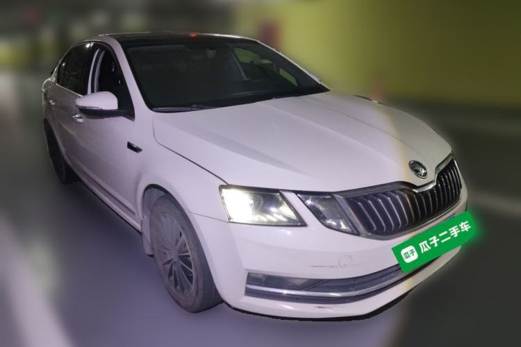 Used Skoda Octavia 2018 TSI230 DSG Luxury Edition Front Right 45 Deg