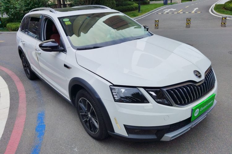 Used Skoda Octavia 2018 Station Wagon TSI230 DSG Luxury Edition Front Right 45 Deg
