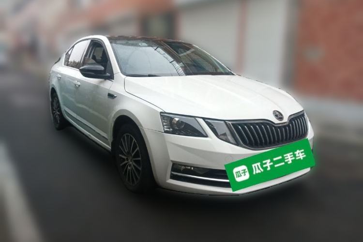Used Skoda Octavia 2018 TSI230 DSG Luxury Edition Front Right 45 Deg