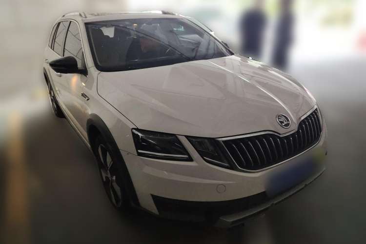 Used Skoda Octavia 2018 Station Wagon TSI280 DSG Flagship Edition Front Right 45 Deg