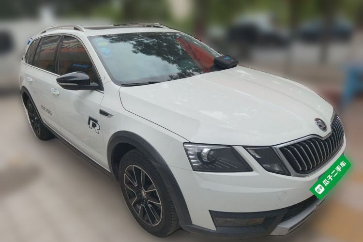 Used Skoda Octavia 2018 Station Wagon TSI230 DSG Luxury Edition Front Right 45 Deg