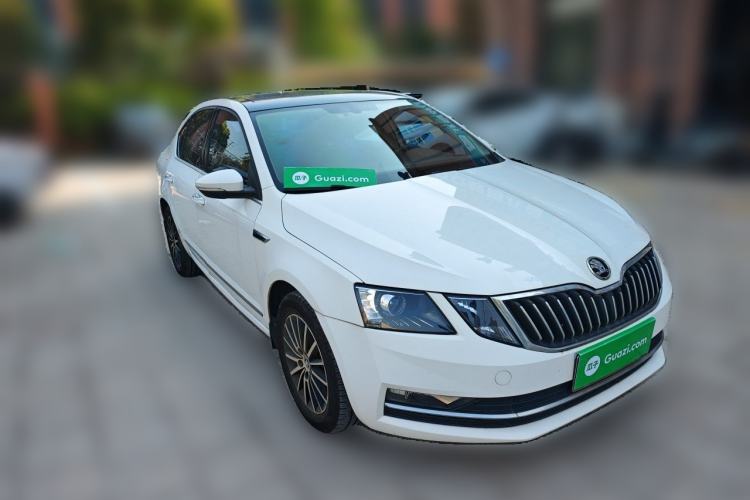 Used Skoda Octavia 2018 TSI230 DSG Luxury Edition Front Right 45 Deg