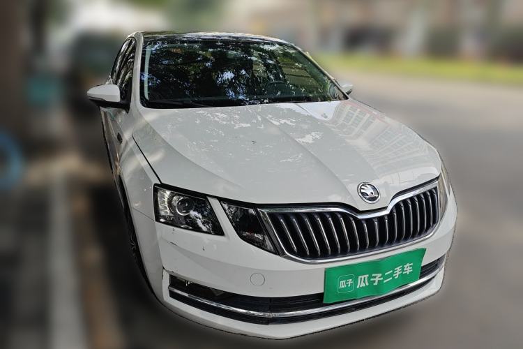 Used Skoda Octavia 2018 TSI230 DSG Luxury Edition Front Right 45 Deg