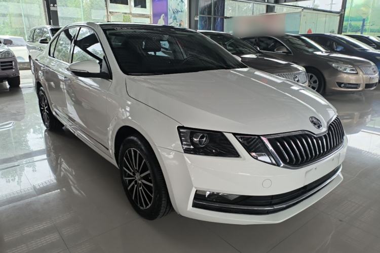 Used Skoda Octavia 2018 TSI230 DSG Luxury Edition Front Right 45 Deg