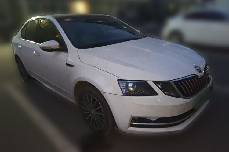 Used Skoda Octavia 2018 TSI230 DSG Luxury Edition Front Right 45 Deg