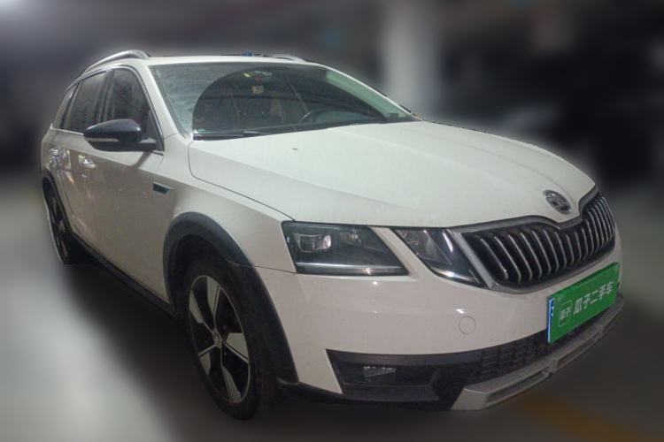 Used Skoda Octavia 2018 Station Wagon TSI280 DSG Luxury Edition Front Right 45 Deg