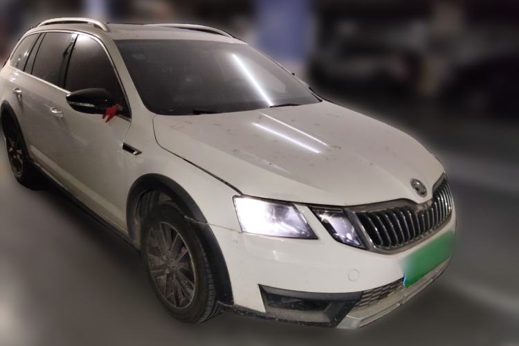 Used Skoda Octavia 2018 Station Wagon TSI230 DSG Luxury Edition Front Right 45 Deg