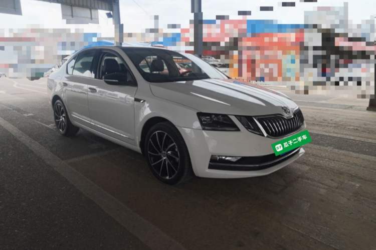 Used Skoda Octavia 2018 TSI280 DSG Flagship Edition Front Right 45 Deg