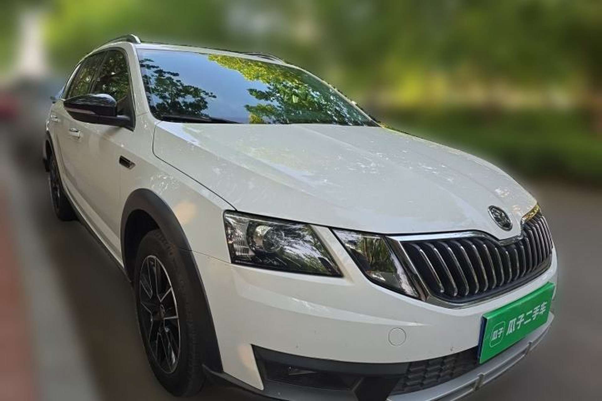 Used Skoda Octavia 2018 Station Wagon TSI230 DSG Luxury Edition Front Right 45 Deg