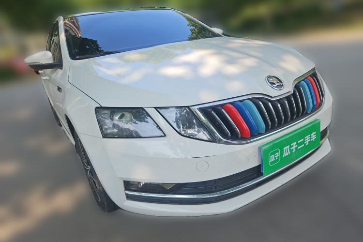 Used Skoda Octavia 2018 TSI230 DSG Luxury Edition Front Right 45 Deg