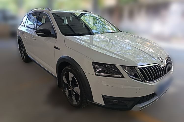 Used Skoda Octavia 2018 Station Wagon TSI280 DSG Luxury Edition Front Right 45 Deg