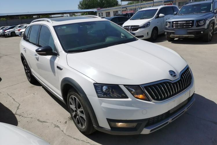 Used Skoda Octavia 2018 Station Wagon TSI230 DSG Luxury Edition Front Right 45 Deg