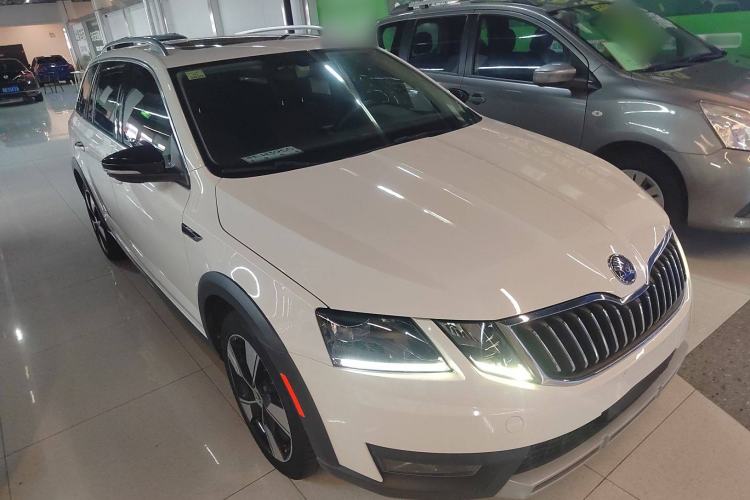 Used Skoda Octavia 2018 Station Wagon TSI280 DSG Flagship Edition Front Right 45 Deg