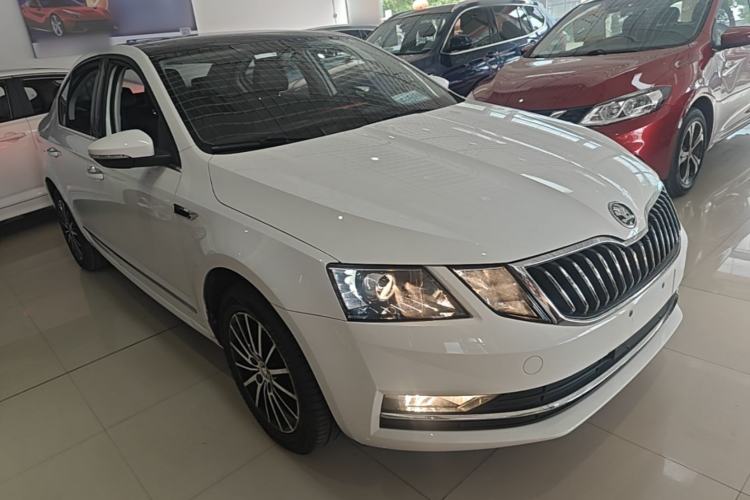 Used Skoda Octavia 2018 TSI230 DSG Luxury Edition Front Right 45 Deg