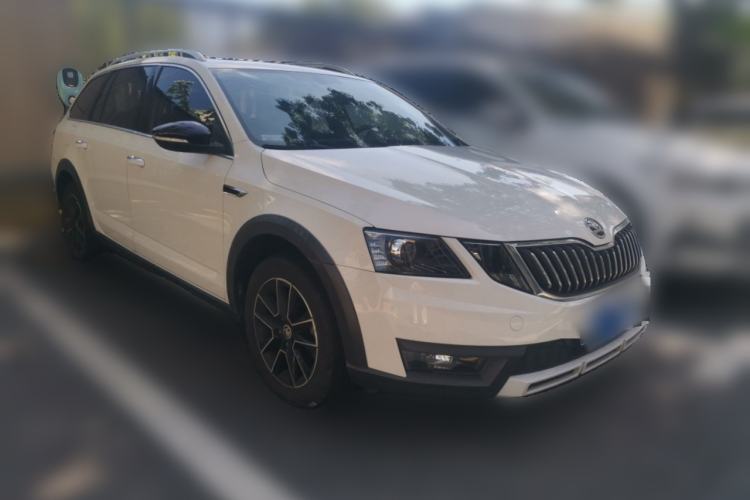 Used Skoda Octavia 2018 Station Wagon TSI230 DSG Luxury Edition Front Right 45 Deg