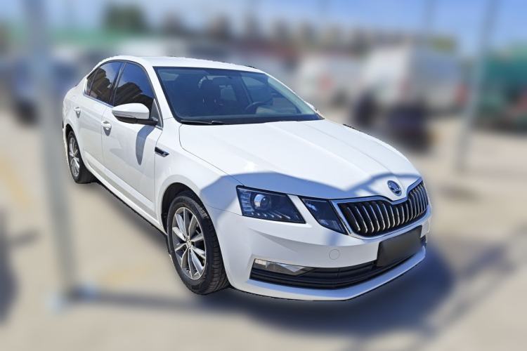 Used Skoda Octavia 2018 1.6L Automatic Comfort Edition Front Right 45 Deg