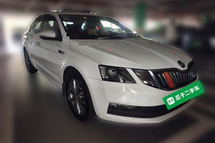 Used Skoda Octavia 2018 1.6L Automatic Comfort Edition Front Right 45 Deg