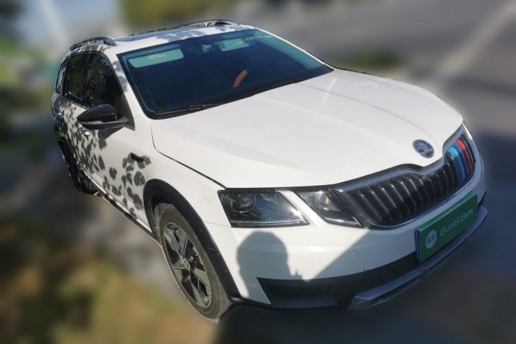 Used Skoda Octavia 2018 Station Wagon TSI280 DSG Luxury Edition Front Right 45 Deg