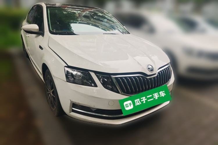 Used Skoda Octavia 2018 TSI230 DSG Luxury Edition Front Right 45 Deg