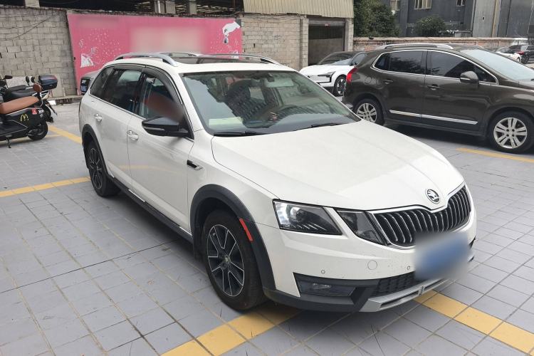 Used Skoda Octavia 2018 Station Wagon TSI230 DSG Luxury Edition Front Right 45 Deg