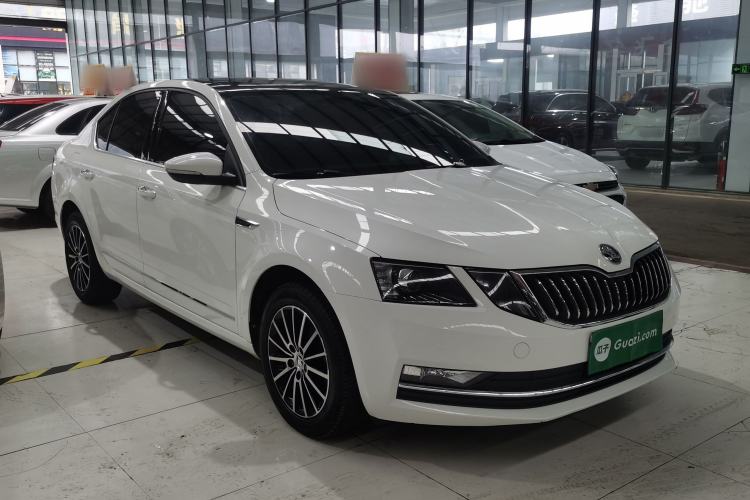 Used Skoda Octavia 2018 TSI230 DSG Luxury Edition Front Right 45 Deg