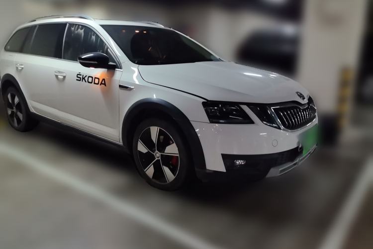 Used Skoda Octavia 2018 Station Wagon TSI280 DSG Flagship Edition Front Right 45 Deg