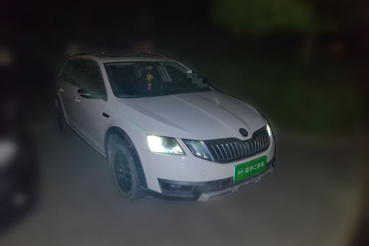 Used Skoda Octavia 2018 Station Wagon TSI230 DSG Luxury Edition Front Right 45 Deg