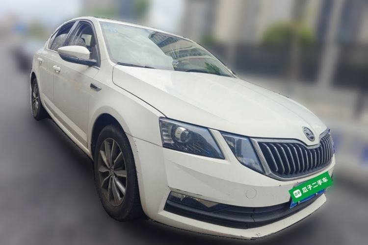 Used Skoda Octavia 2018 1.6L Automatic Comfort Edition Front Right 45 Deg