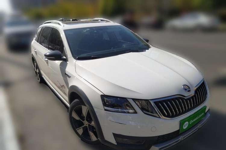 Used Skoda Octavia 2018 Station Wagon TSI280 DSG Flagship Edition Front Right 45 Deg