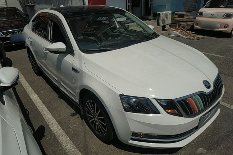 Used Skoda Octavia 2018 TSI230 DSG Luxury Edition Front Right 45 Deg