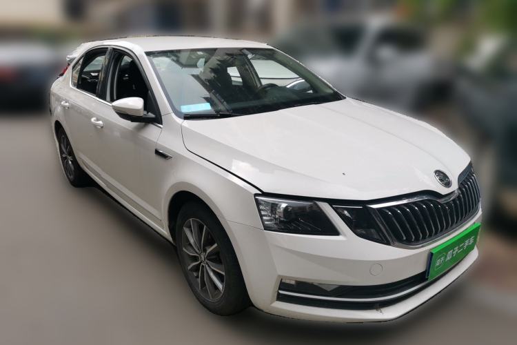Used Skoda Octavia 2018 1.6L Automatic Comfort Edition Front Right 45 Deg