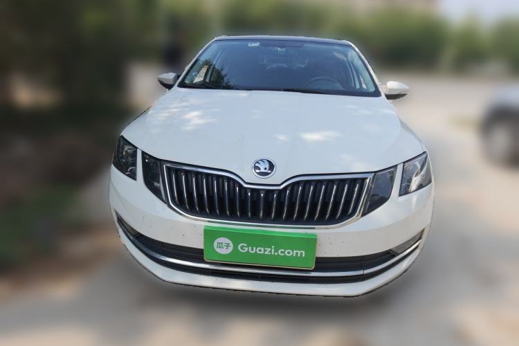 Used Skoda Octavia 2018 1.6L Automatic Luxury Edition Front