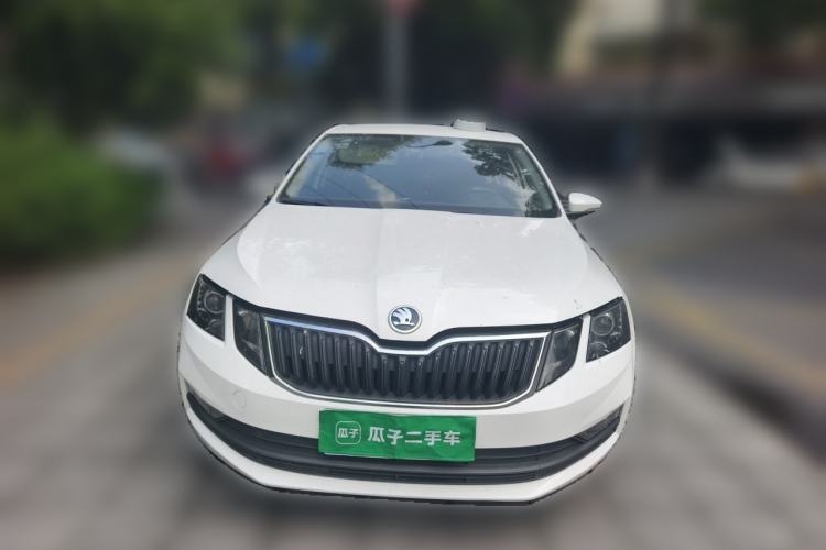Used Skoda Octavia 2018 1.6L Manual Standard Edition Front