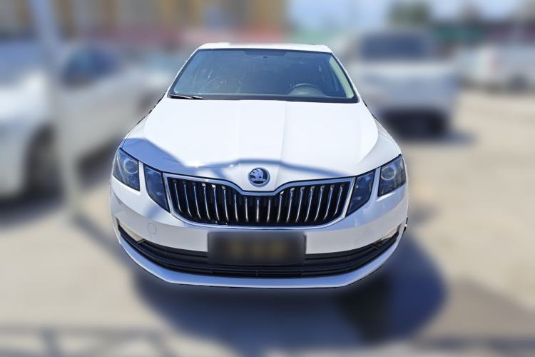 Used Skoda Octavia 2018 1.6L Automatic Comfort Edition Front