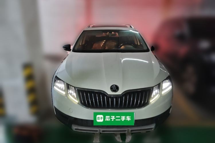 Used Skoda Octavia 2018 Station Wagon TSI280 DSG Luxury Edition Front