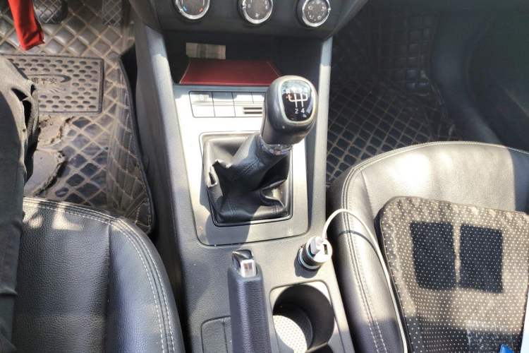 Used Skoda Octavia 2018 1.6L Manual Standard Edition Gear Lever