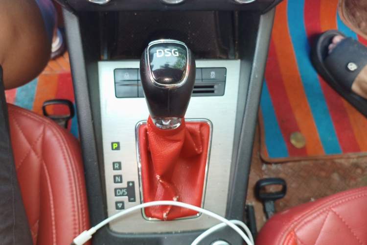 Used Skoda Octavia 2018 TSI230 DSG Luxury Edition Gear Lever