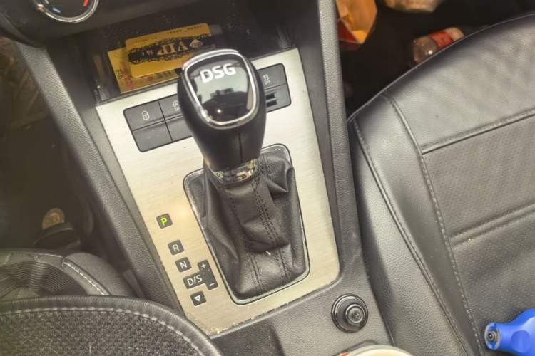 Used Skoda Octavia 2018 TSI230 DSG Luxury Edition Gear Lever
