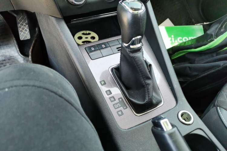 Used Skoda Octavia 2018 Station Wagon TSI230 DSG Luxury Edition Gear Lever