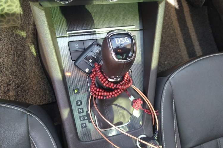 Used Skoda Octavia 2018 Station Wagon TSI280 DSG Flagship Edition Gear Lever