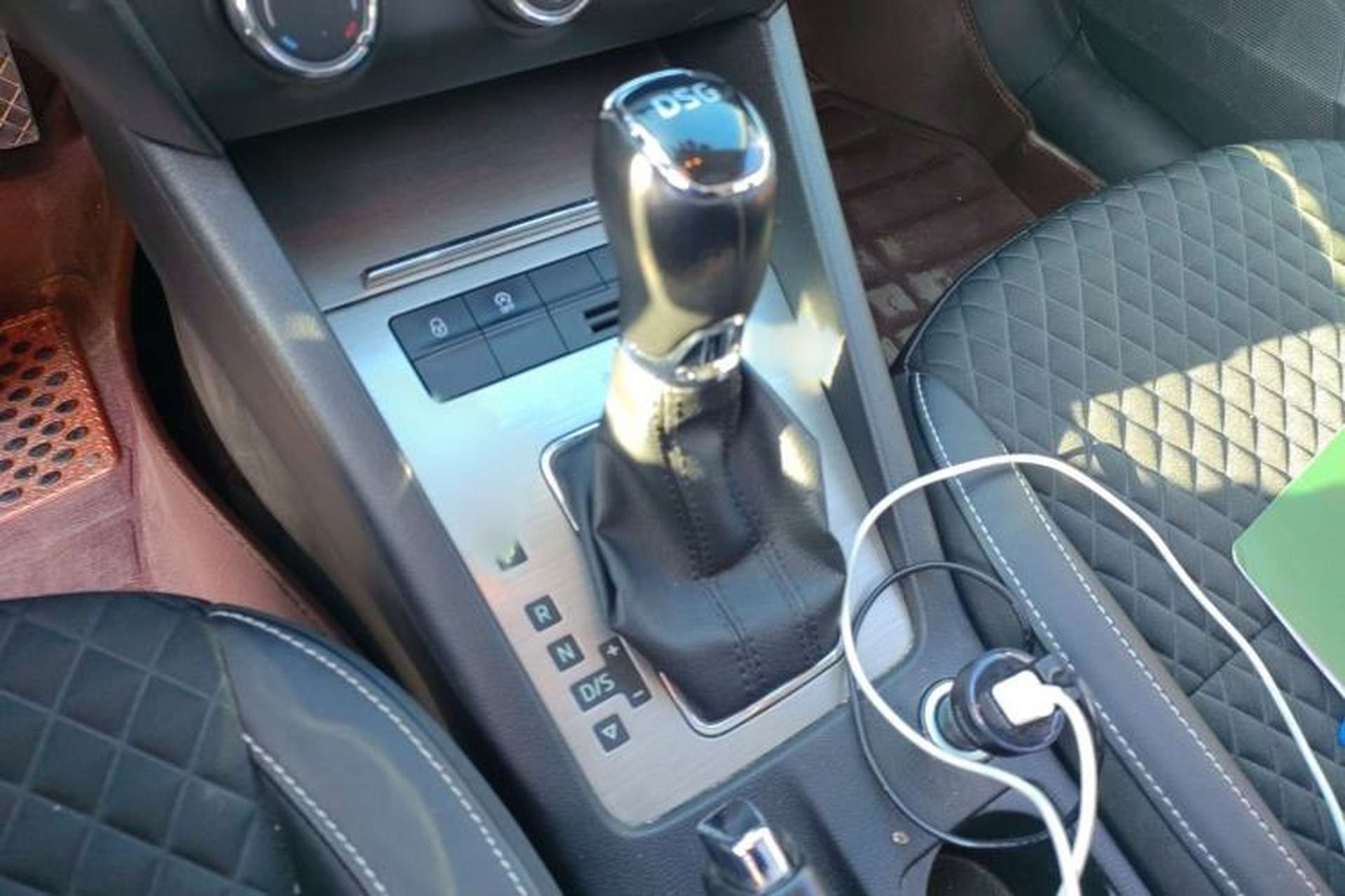 Used Skoda Octavia 2018 TSI230 DSG Luxury Edition Gear Lever