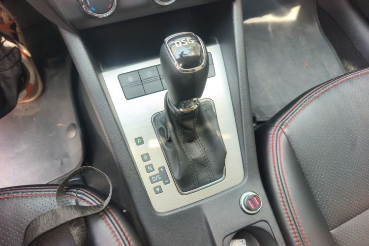 Used Skoda Octavia 2018 TSI230 DSG Comfort Edition Gear Lever