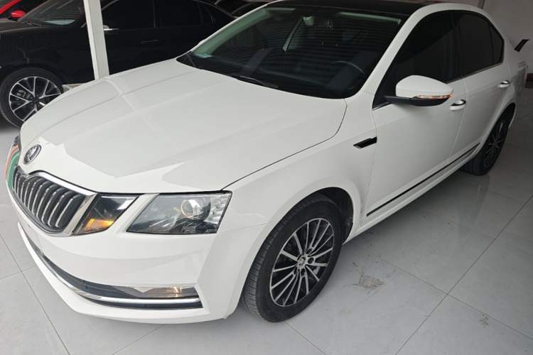 Used Skoda Octavia 2018 1.6L Automatic Luxury Edition Guazi used car, China used car export, Used car for sale, Used  cars, Cheapest cars for sale