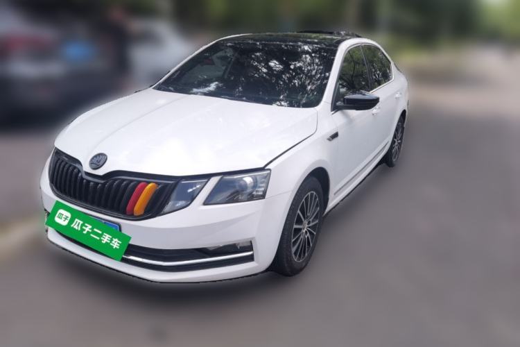 Used Skoda Octavia 2018 1.6L Automatic Luxury Edition Guazi used car, China used car export, Used car for sale, Used  cars, Cheapest cars for sale