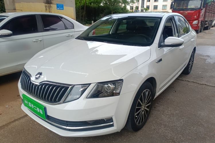 Used Skoda Octavia 2018 TSI230 DSG Luxury Edition Guazi used car, China used car export, Used car for sale, Used  cars, Cheapest cars for sale