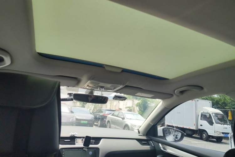 Used Skoda Octavia 2018 1.6L Automatic Luxury Edition Headliner