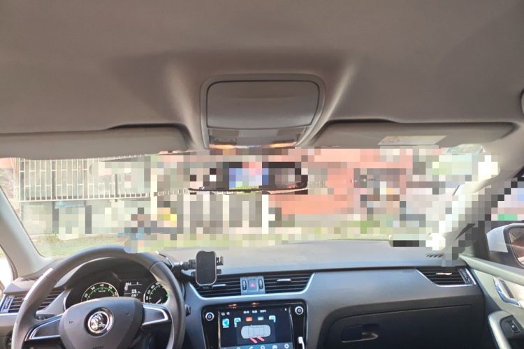 Used Skoda Octavia 2018 1.6L Automatic Comfort Edition Headliner