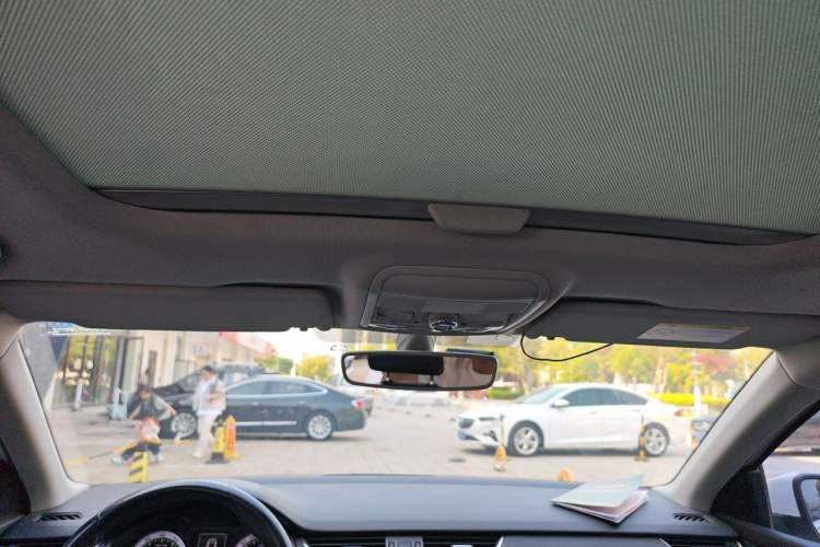 Used Skoda Octavia 2018 TSI230 DSG Luxury Edition Headliner