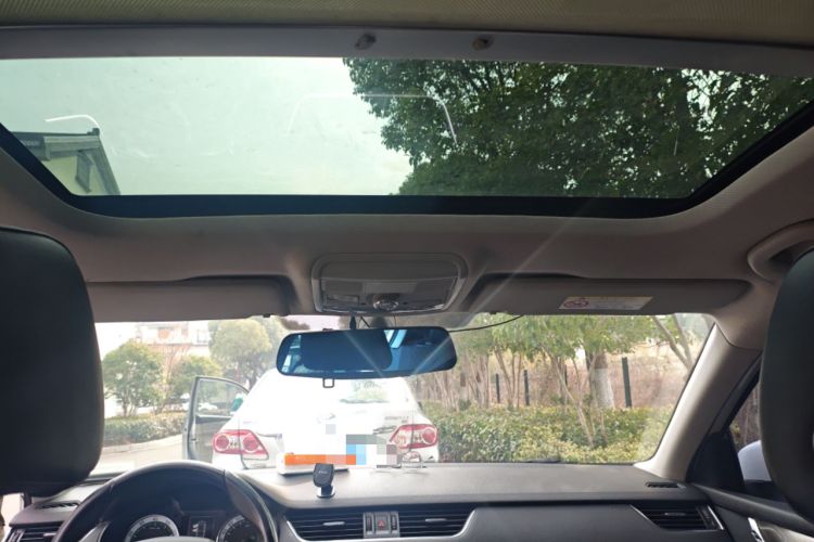 Used Skoda Octavia 2018 1.6L Automatic Luxury Edition Headliner