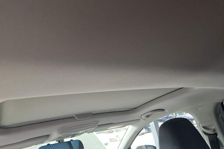 Used Skoda Octavia 2018 1.6L Automatic Luxury Edition Headliner